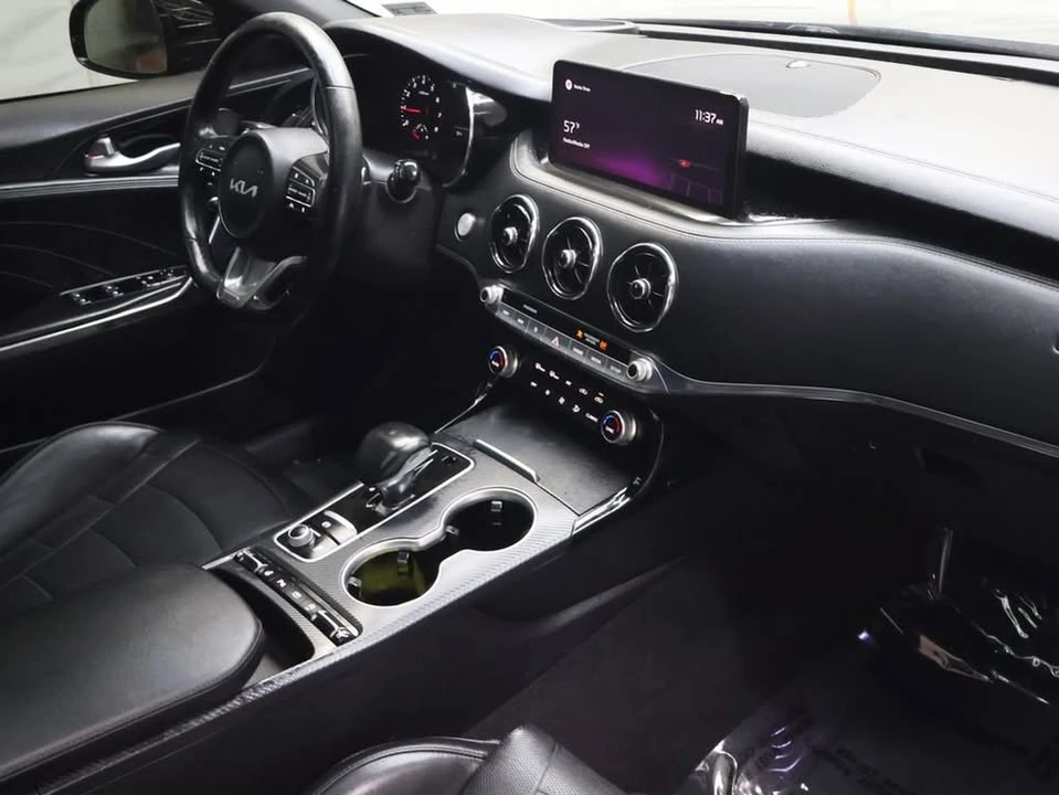 2022 Kia Stinger GT - Image 8 of 18