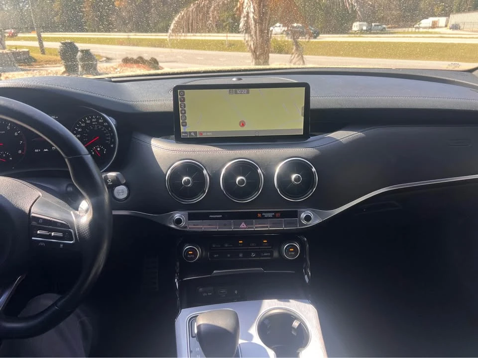 2022 Kia Stinger GT - Image 11 of 14