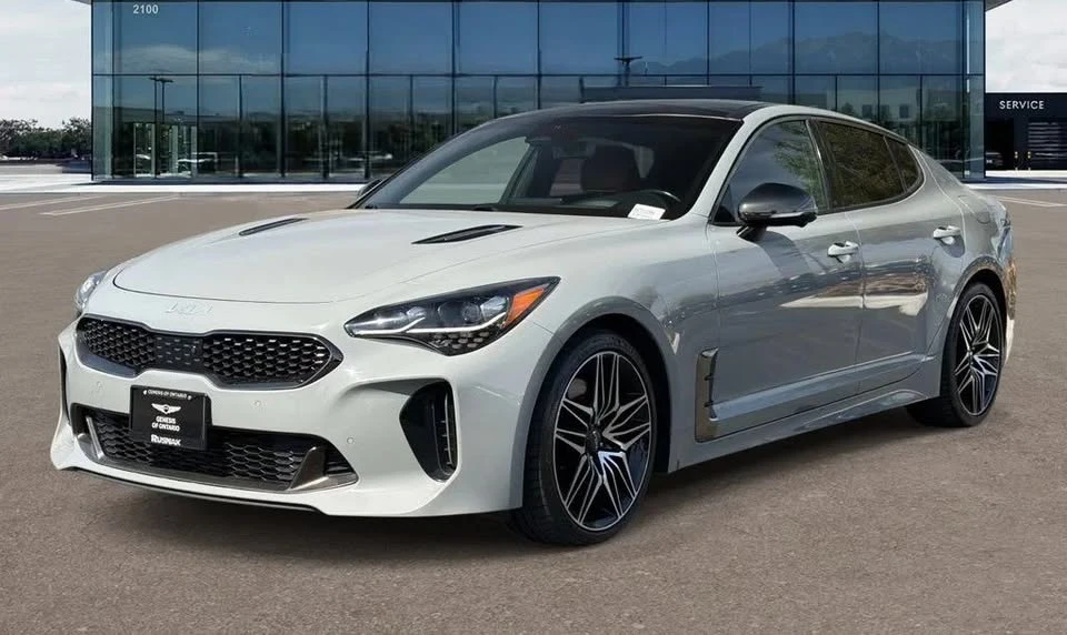 2022 Kia Stinger GT - Image 2 of 8