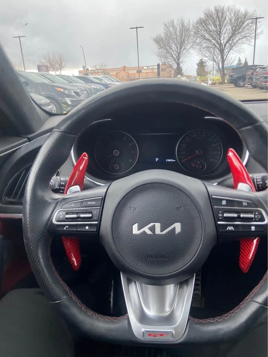 2022 Kia Stinger GT - Image 13 of 15