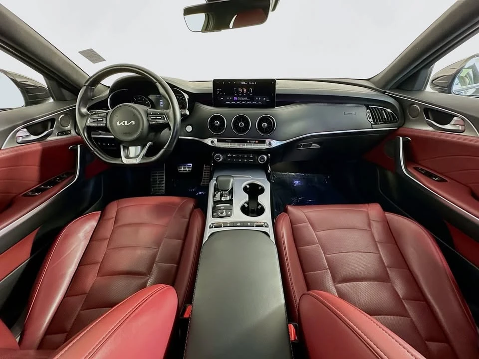 2022 Kia Stinger GT - Image 15 of 19