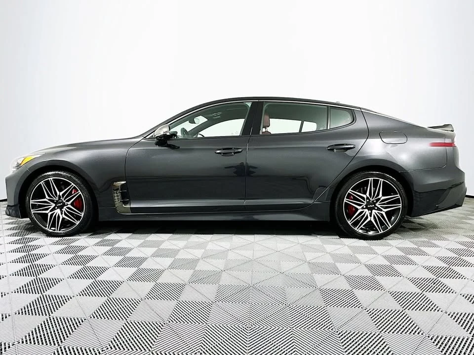 2022 Kia Stinger GT - Image 8 of 19