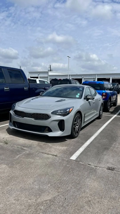2022 Kia Stinger GT - Image 2 of 6