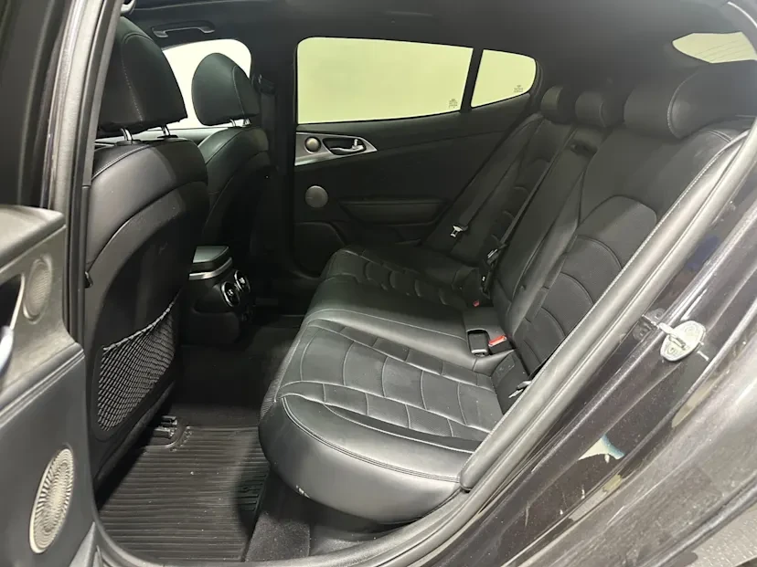 2022 Kia Stinger GT - Image 10 of 14