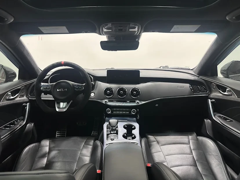 2022 Kia Stinger GT - Image 9 of 14