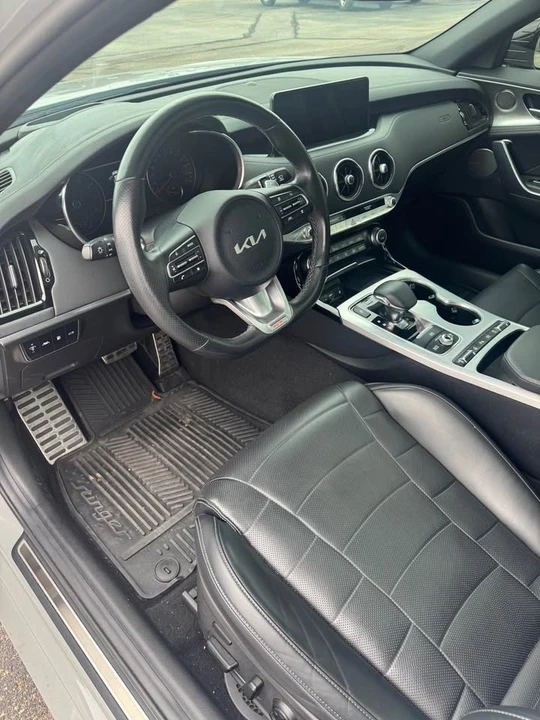 2022 Kia Stinger GT - Image 12 of 20