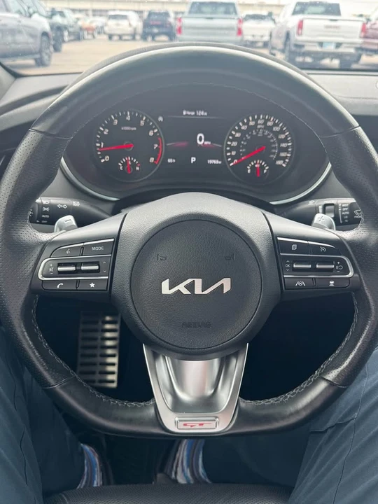 2022 Kia Stinger GT - Image 11 of 20
