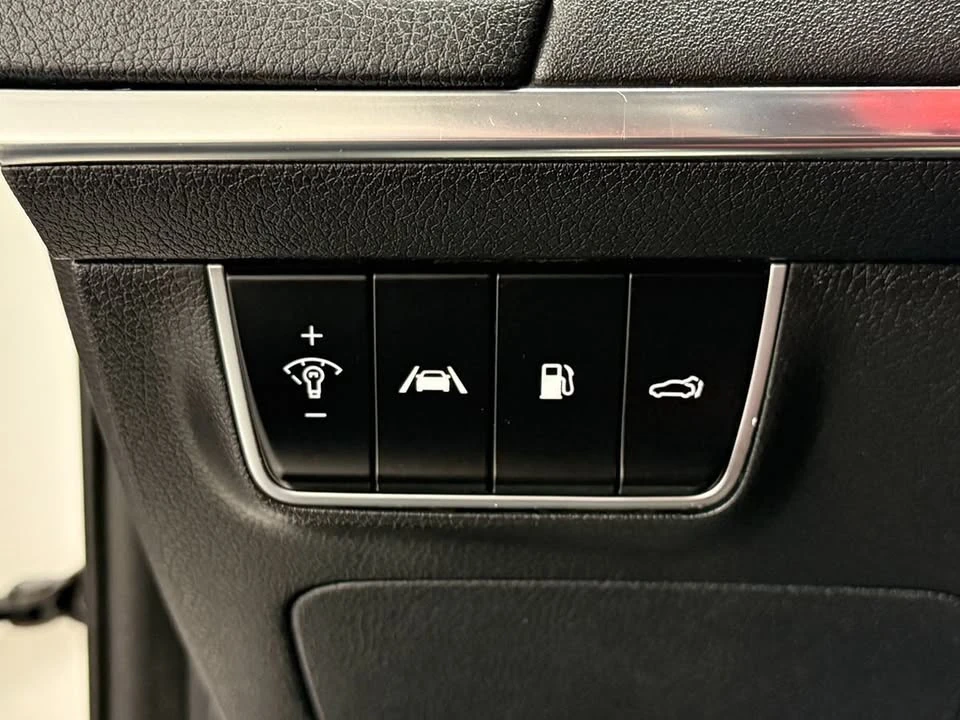 2022 Kia Stinger GT - Image 11 of 20