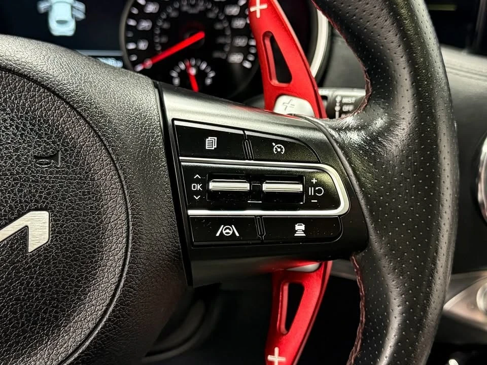2022 Kia Stinger GT - Image 10 of 20