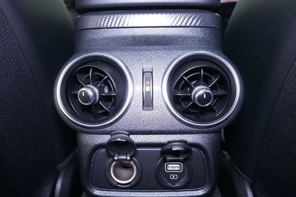 2022 Kia Stinger GT - Image 16 of 20