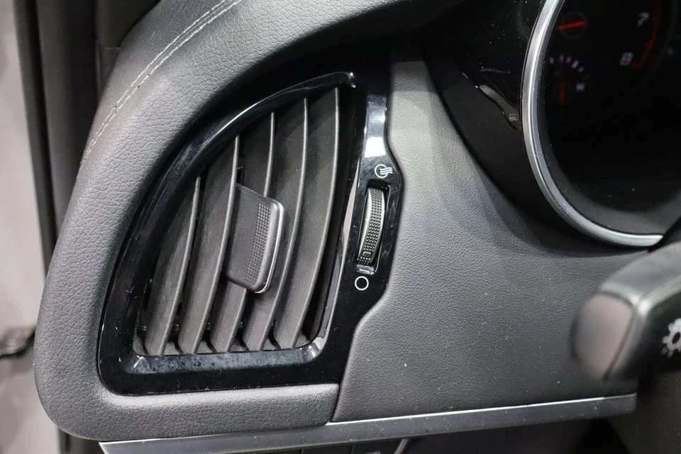 2022 Kia Stinger GT - Image 16 of 20
