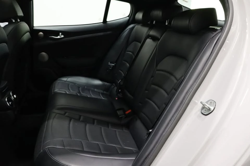 2022 Kia Stinger GT - Image 10 of 20