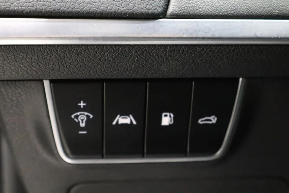 2022 Kia Stinger GT - Image 17 of 20