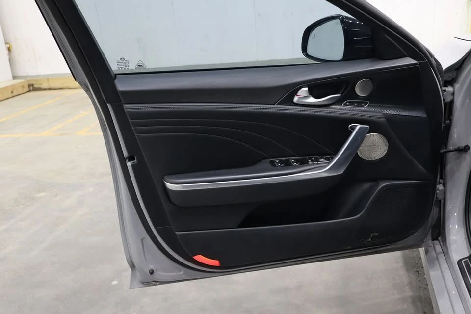 2022 Kia Stinger GT - Image 13 of 20