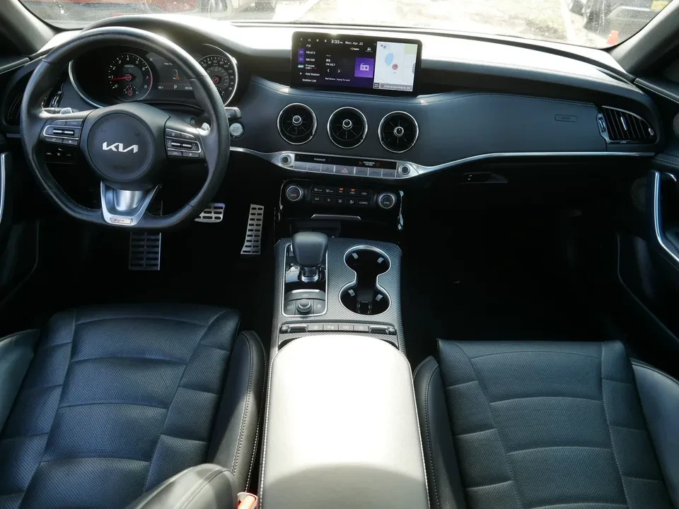 2022 Kia Stinger GT - Image 10 of 16
