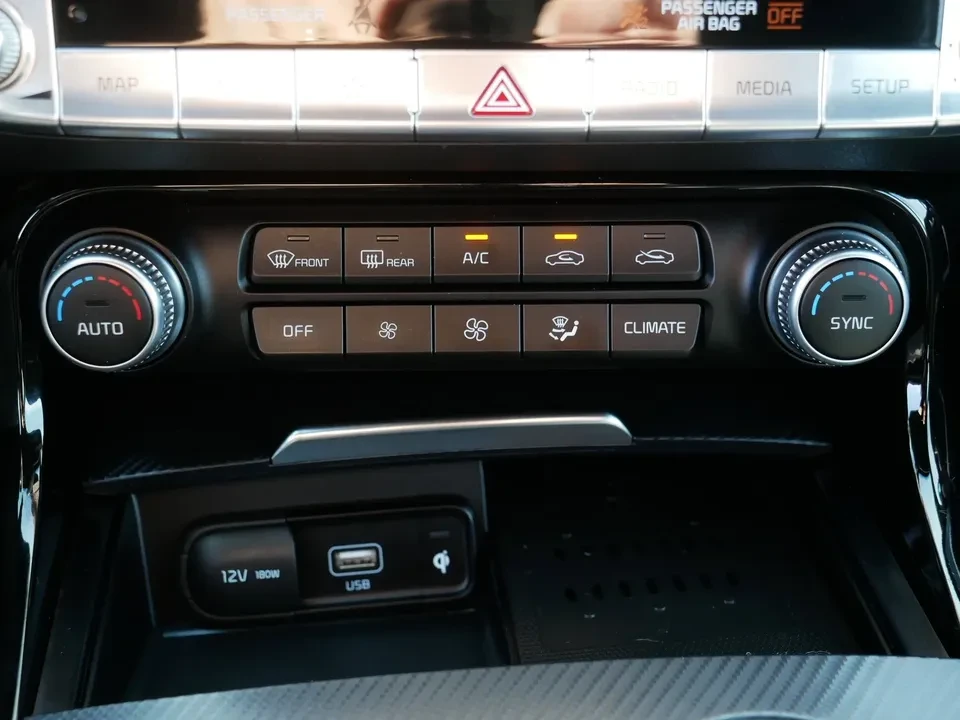2022 Kia Stinger GT - Image 15 of 16