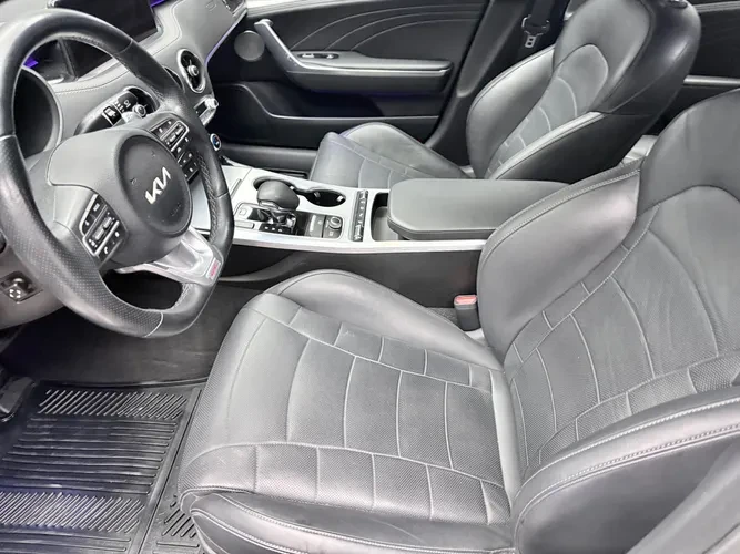 2022 Kia Stinger GT - Image 8 of 19