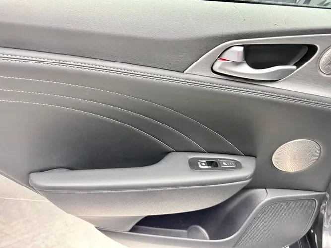 2022 Kia Stinger GT - Image 15 of 19
