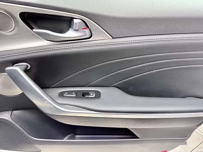 2022 Kia Stinger GT - Image 14 of 19