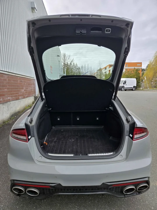 2022 Kia Stinger GT - Image 9 of 13