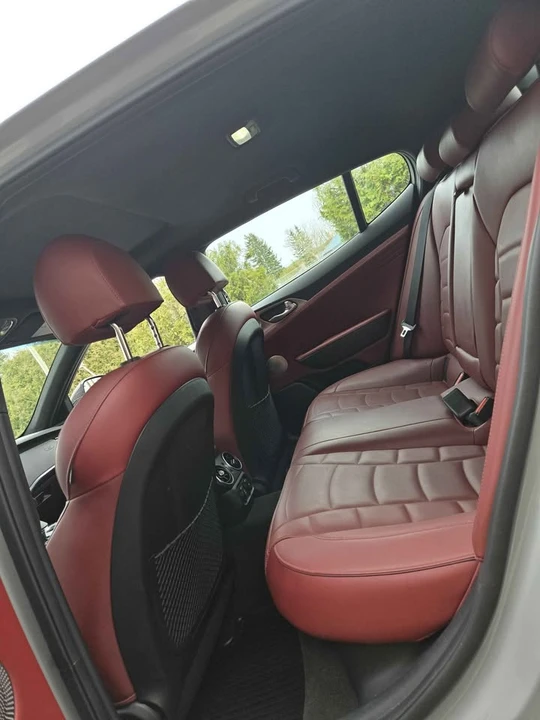 2022 Kia Stinger GT - Image 11 of 13