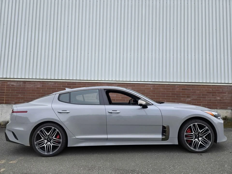2022 Kia Stinger GT - Image 6 of 13