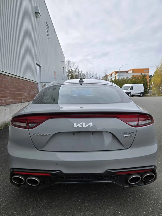 2022 Kia Stinger GT - Image 8 of 13