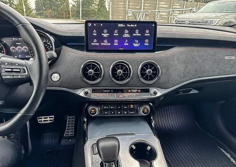 2022 Kia Stinger GT - Image 9 of 14