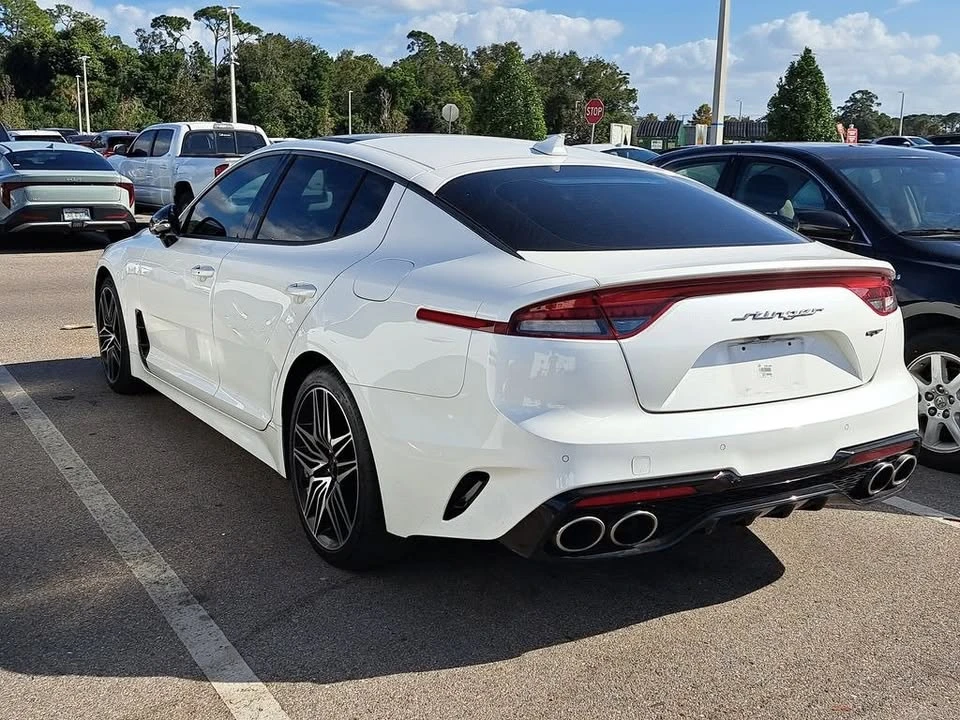 2022 Kia Stinger GT - Image 2 of 11