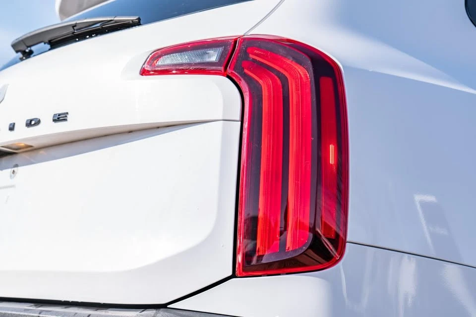 2022 Kia Telluride - Image 7 of 10