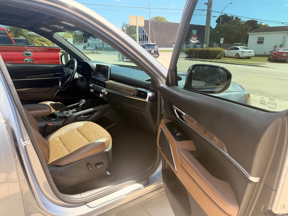 2022 Kia Telluride - Image 13 of 20