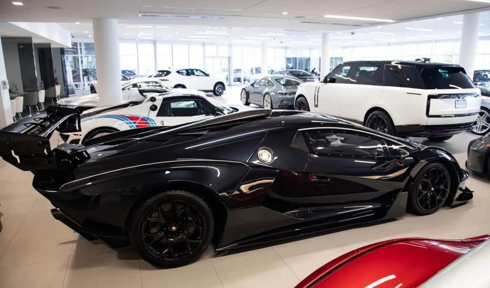 2022 Lamborghini - Image 5 of 8