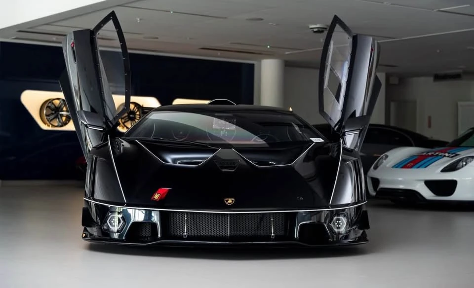 2022 Lamborghini - Image 3 of 8