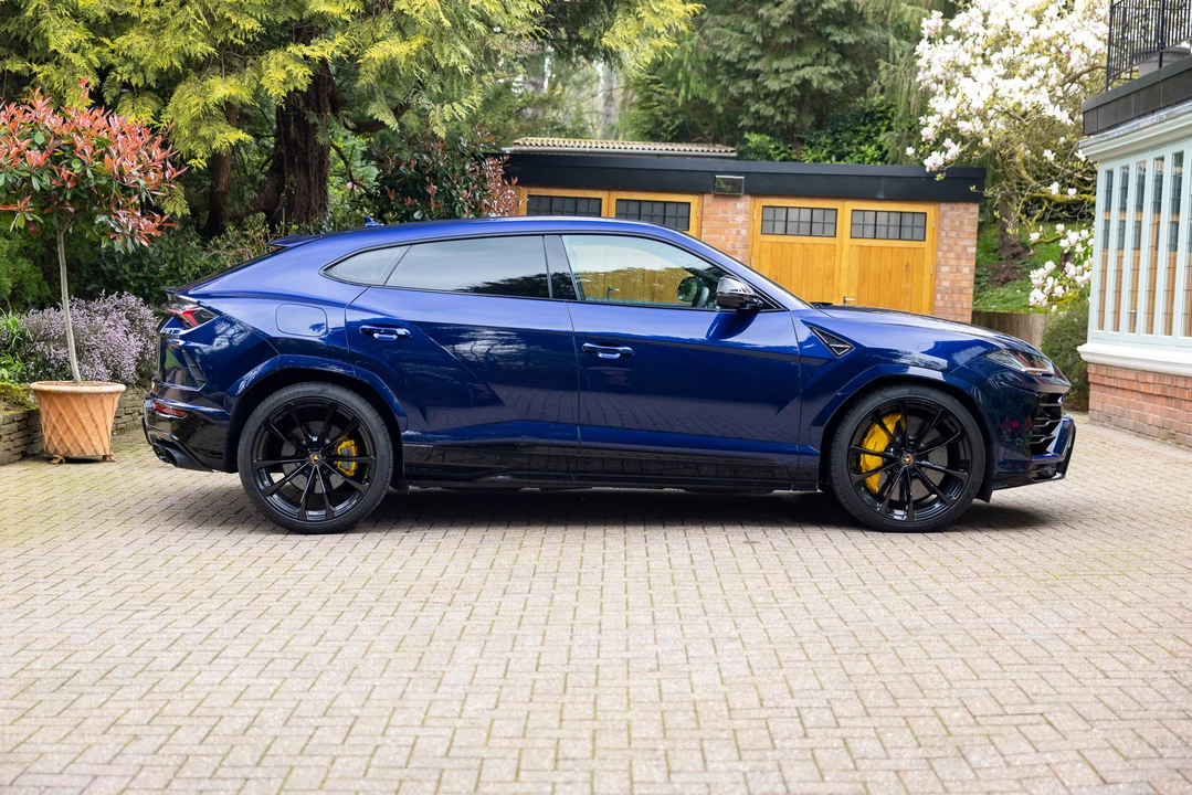 2022 Lamborghini Urus - Image 16 of 31