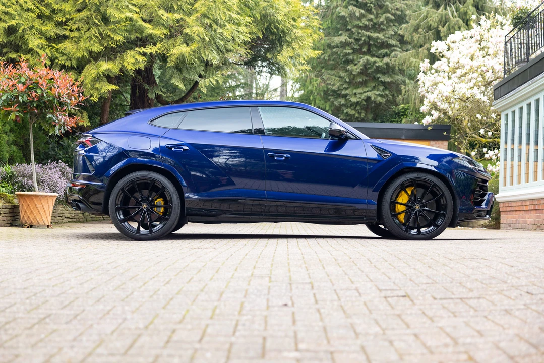 2022 Lamborghini Urus - Image 9 of 31