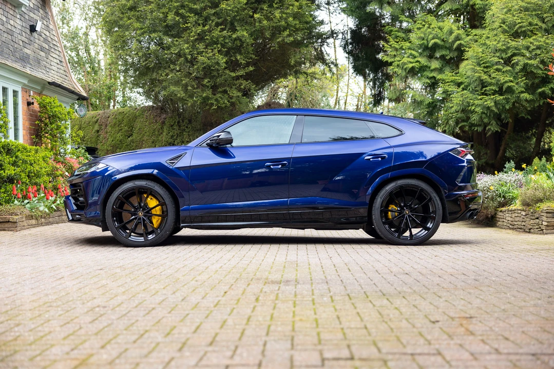 2022 Lamborghini Urus - Image 5 of 31