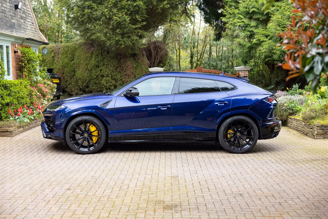 2022 Lamborghini Urus - Image 13 of 31