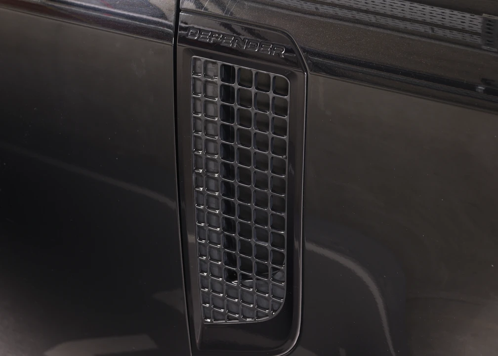 2022 Land Rover Defender L663 - Image 28 of 31