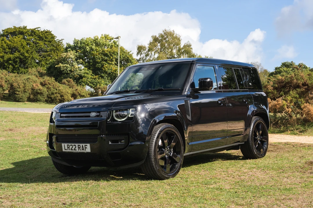 2022 Land Rover Defender 110 - Image 15 of 31