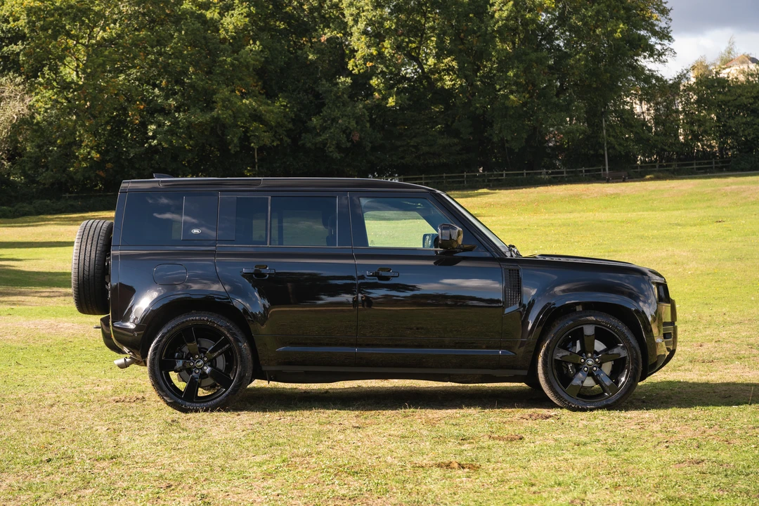 2022 Land Rover Defender 110 - Image 5 of 31