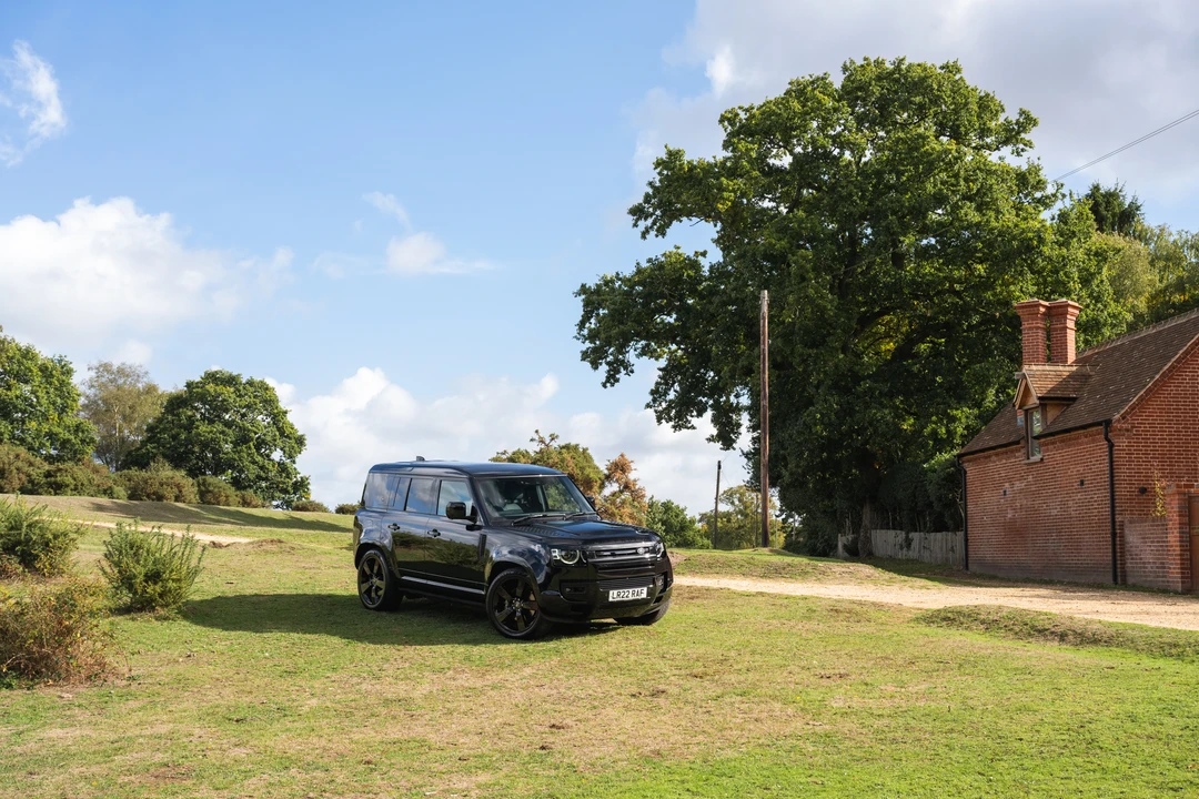 2022 Land Rover Defender 110 - Image 14 of 31