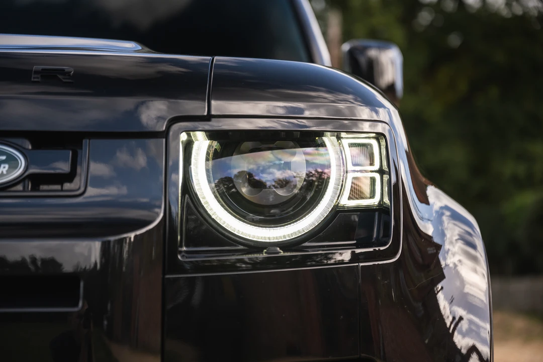 2022 Land Rover Defender 110 - Image 25 of 31