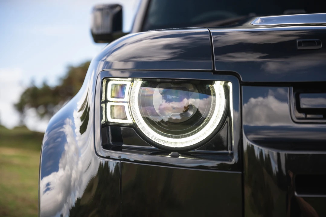 2022 Land Rover Defender 110 - Image 26 of 31
