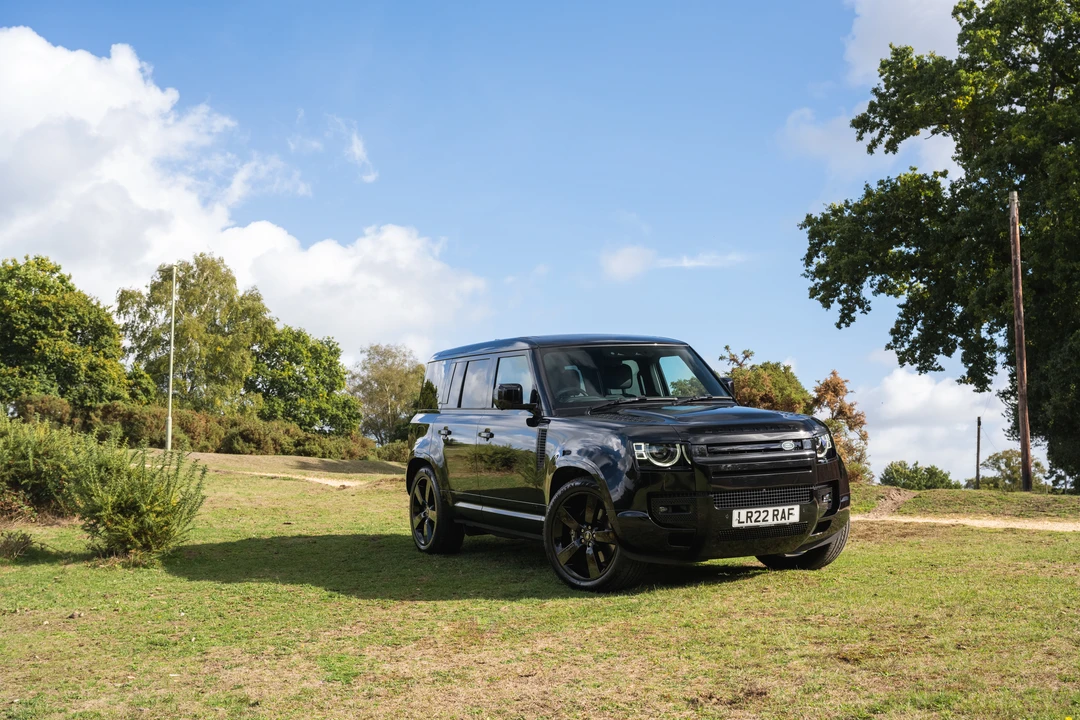 2022 Land Rover Defender 110 - Image 19 of 31