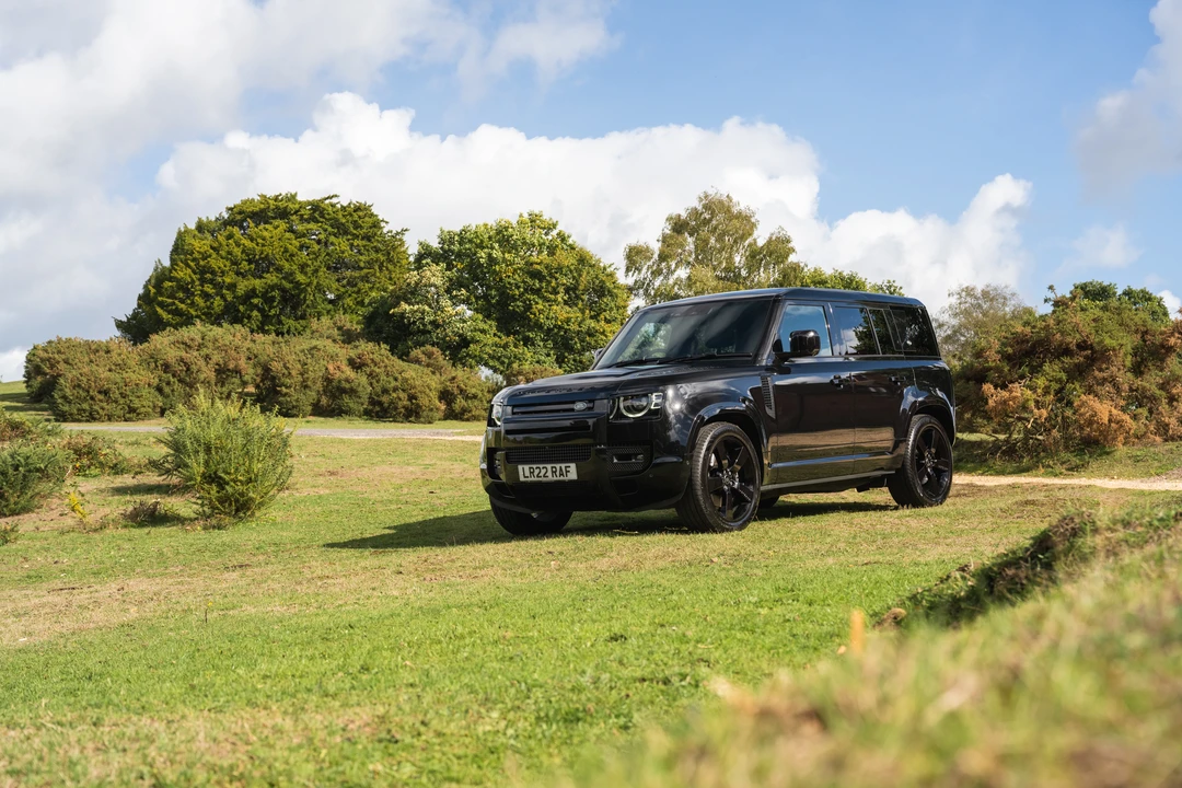 2022 Land Rover Defender 110 - Image 17 of 31