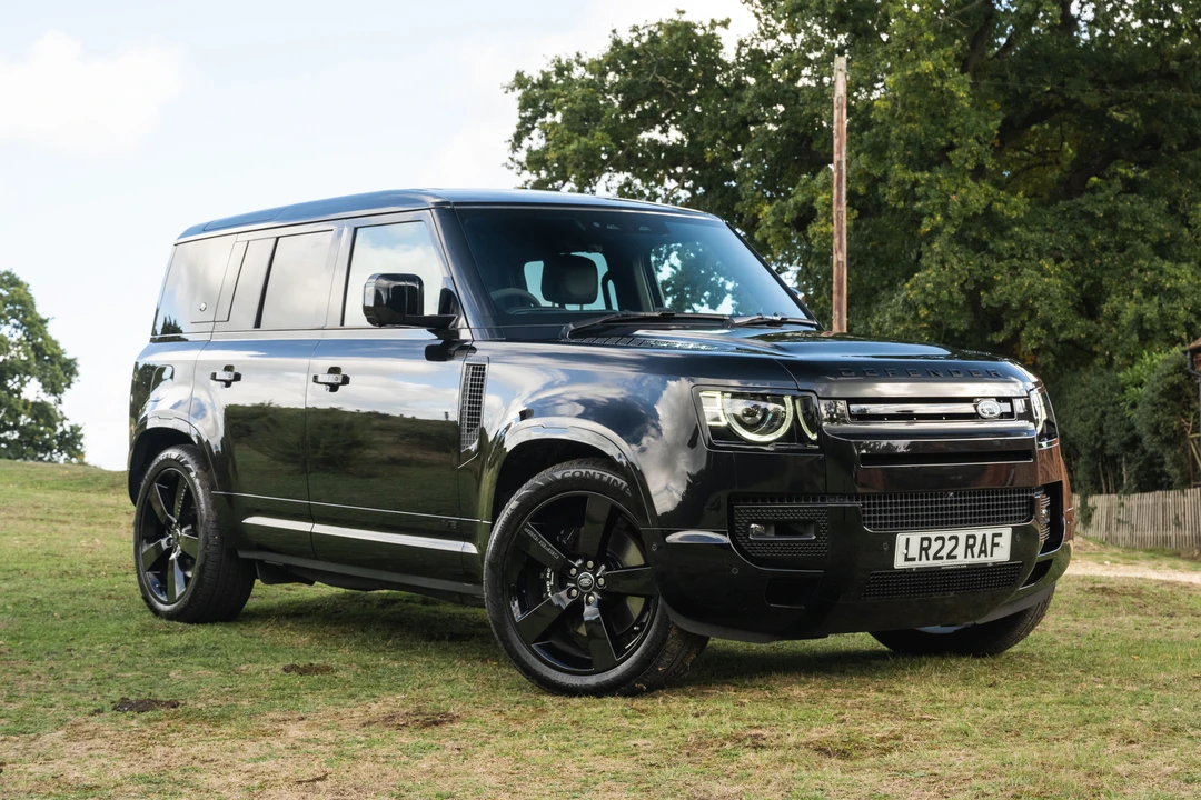 2022 Land Rover Defender 110 - Image 2 of 31