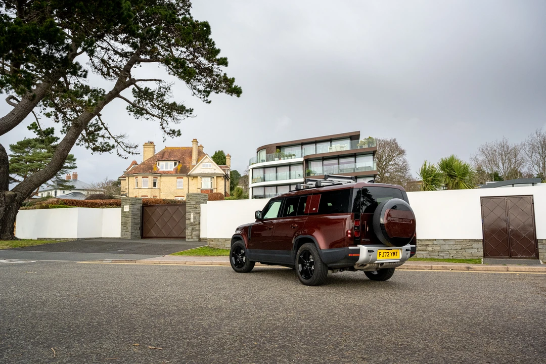 2022 Land Rover Defender 130 - Image 25 of 31