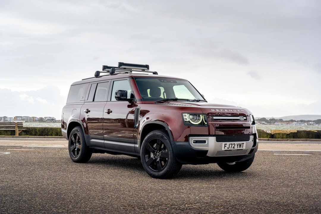 2022 Land Rover Defender 130 - Image 4 of 31