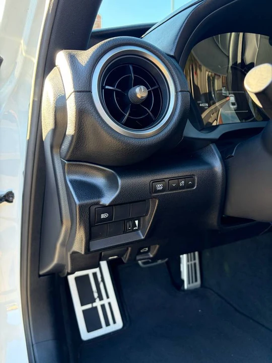 2022 Lexus IS 3rd Gen - Image 11 of 14