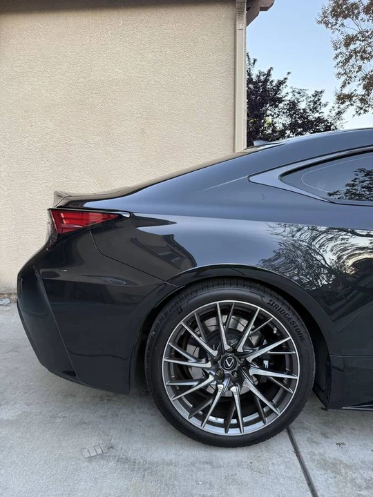 2022 Lexus RC F - Image 5 of 8